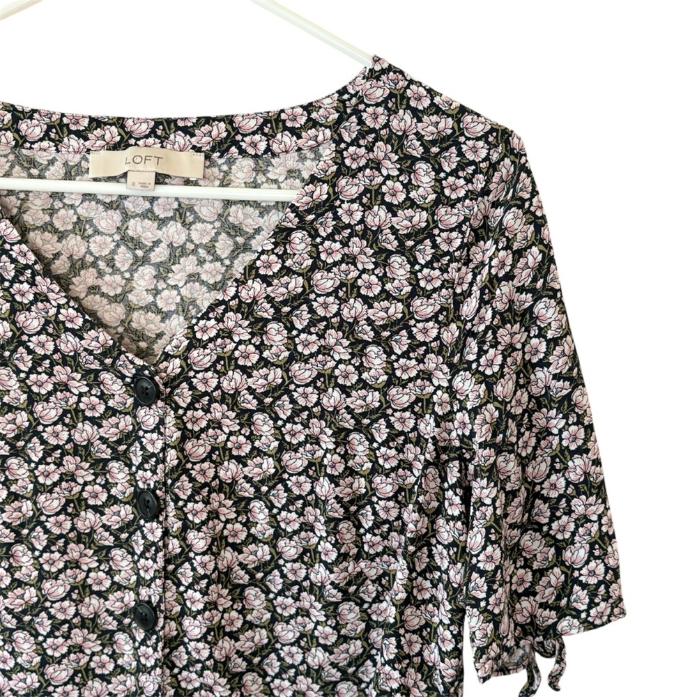 NAME YOUR PRICE • LOFT Black Floral Button Down Top Blouse Tie Sleeves Size 8 - Picture 3 of 9